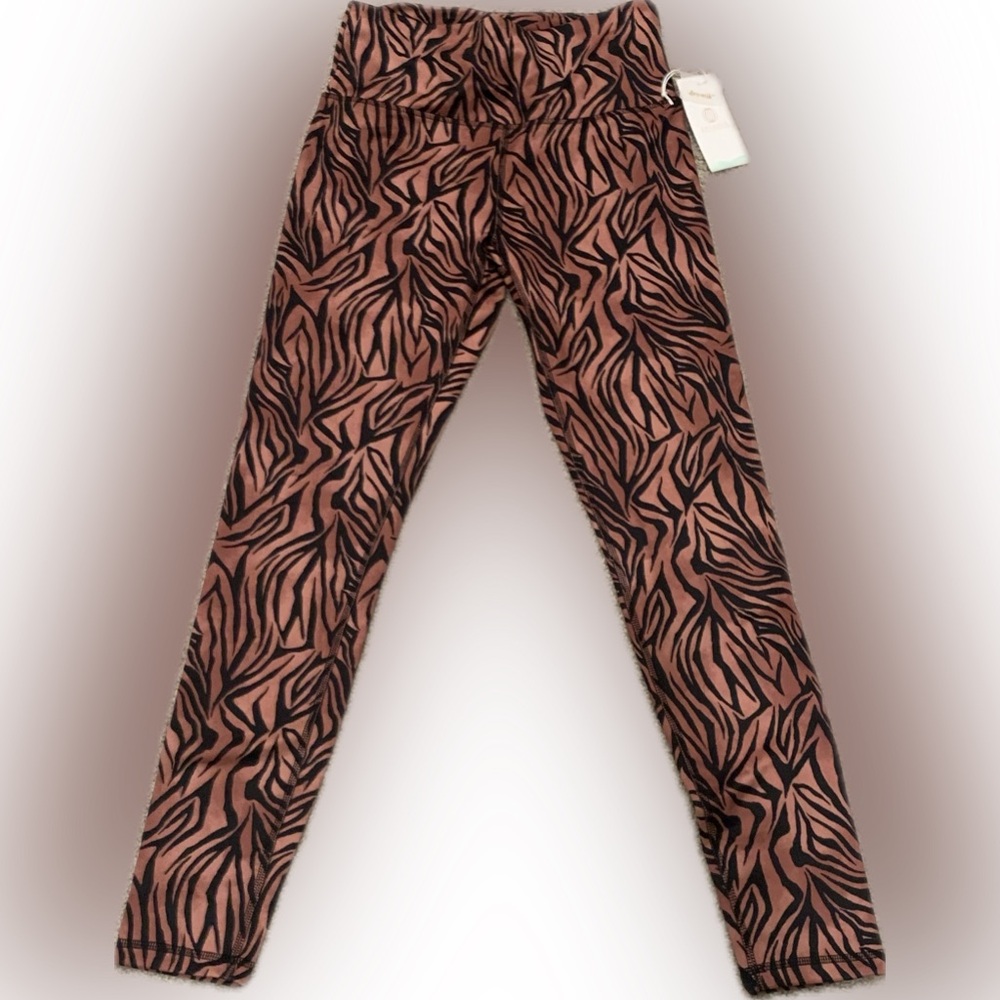 Balance Collection by Marika zebra stripe leggings NWT